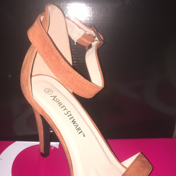 Ashley Stewart Heels Size 9W Color: 9W - Picture 2 of 3